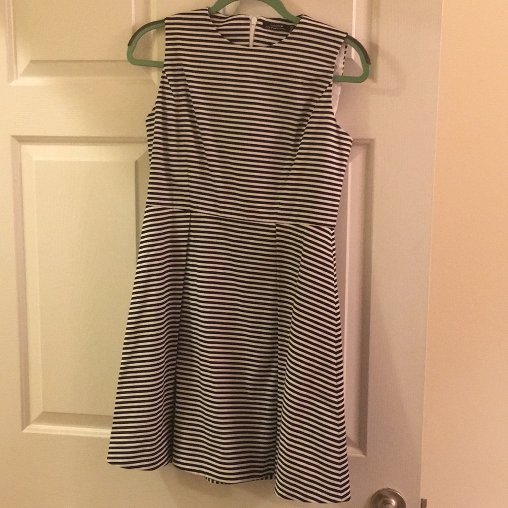 🌺 Kate Spade SATURDAY Dress!